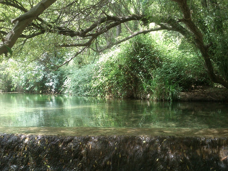 The path down to the pristine nature pool