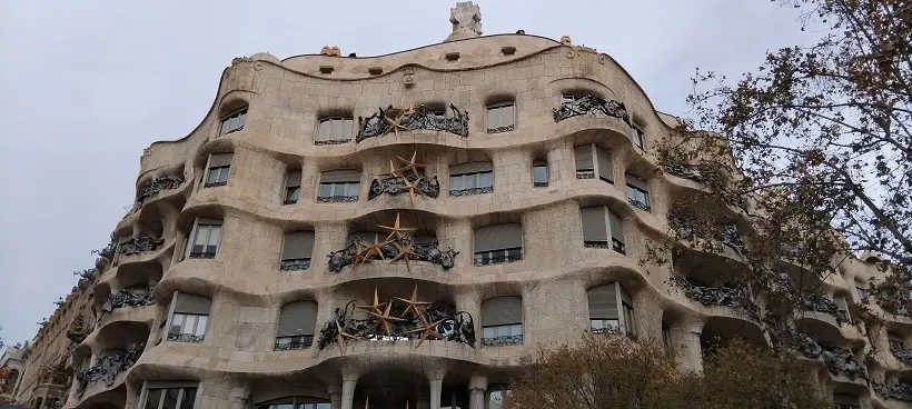 La Casa Miló de Gaudí, également connue sous le nom de La Pedrera